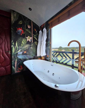 Lavish Country Retreat 30mins Taxi Ride From West London